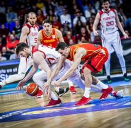 España despide las ventanas FIBA con un cómodo triunfo en Tenerife contra Turquía (74-58)
