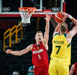 Australia impone su ley ante Alemania (89-76)