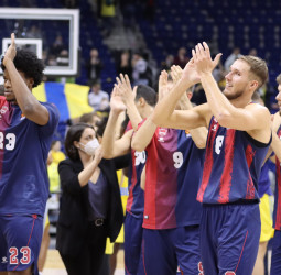Baskonia asalta el Mercedes Benz Arena (76-80)