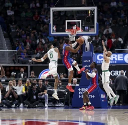 La noche NBA: Lakers y Celtics se mantienen invictos