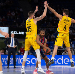 El Lenovo Tenerife impide el tercer triunfo semanal del Baskonia (65-71)