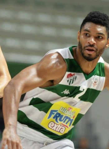 El Fenerbahce negocia con el Bursaspor por Allerik Freeman