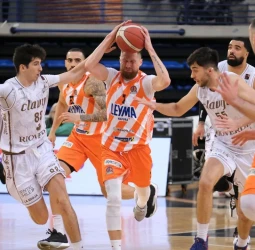 El Leyma Coruña es más líder de la LEB ganando en el barro