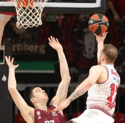 El Olympiacos completa una semana perfecta, 72-76