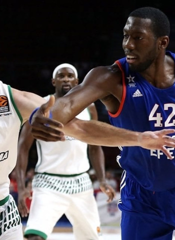 El Anadolu Efes vence, tras dos tiempos extra, al Panathinaikos (91-83)