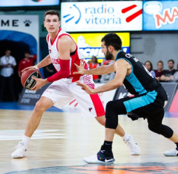 Baskonia consigue la primera de la temporada en el Buesa (94-76)