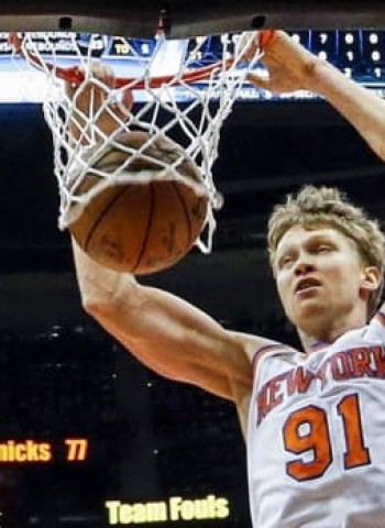Los Angeles Lakers se interesan en Mindaugas Kuzminskas