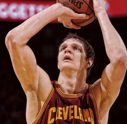 Timofey Mozgov, muy cerca del Khimki Moscú