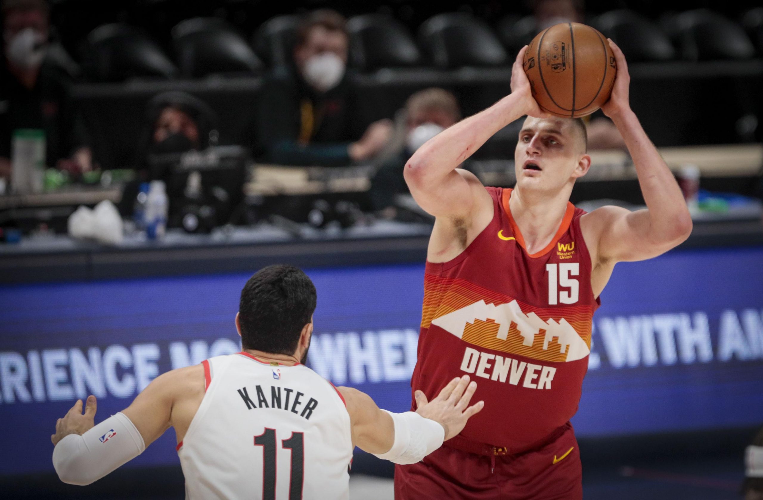 Los Nuggets reaccionan de forma contundente (128-109) [1-1]