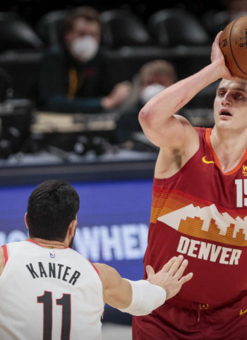 Los Nuggets reaccionan de forma contundente (128-109) [1-1]
