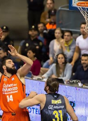 Valencia Basket aprieta la parte alta gracias a un gran Dubljevic (64-65)