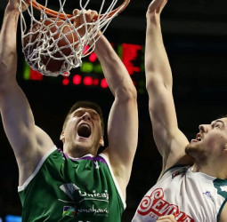 El Unicaja se lleva el derbi andaluz (71-66)