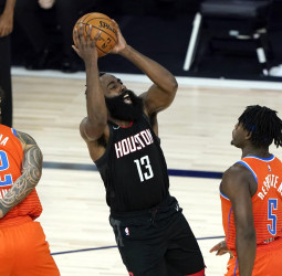 Los Rockets [3-2] se colocan a un partido de la segunda fase (114-80)
