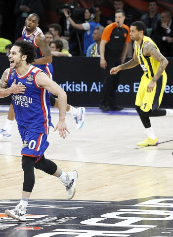 Shane Larkin renueva con el Anadolu Efes