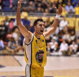 Vujacic le da primera copa italiana al Fiat Turín
