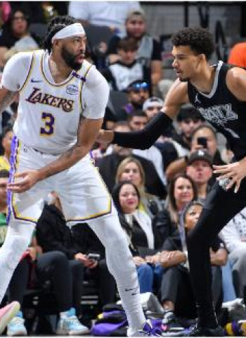 Los Lakers comienzan la defensa de su título, 120-115