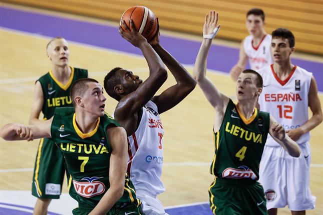 U16M: ¡Un triple de Unanue lleva a la gloria a España! (74-72)
