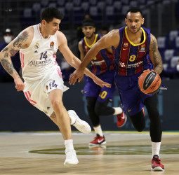 El WiZink Center se acostumbra a la alegría culer (76-81)