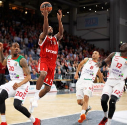 El Fenerbahce le lanza una oferta a Brad Wanamaker