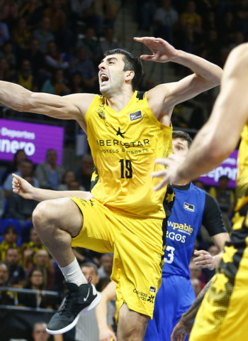 Iberostar Tenerife supera de forma apurada al San Pablo Burgos (85-82)