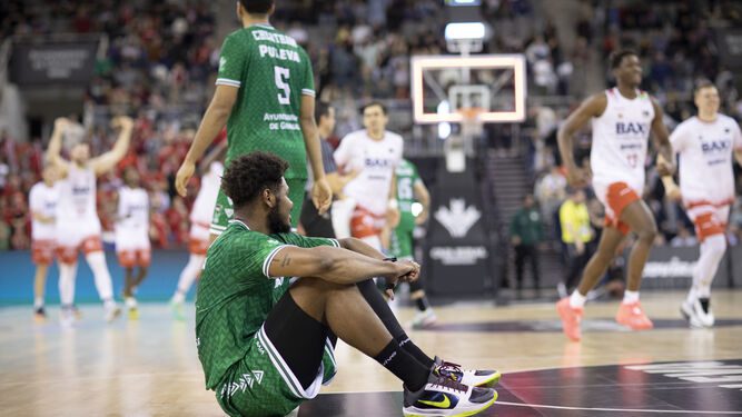 Un triple a tabla decanta la victoria para el Baxi Manresa, 93-94