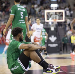 Un triple a tabla decanta la victoria para el Baxi Manresa, 93-94
