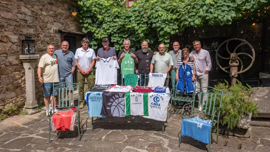 "O Noso Basket" cierra la temporada en Santiago con un homenaje a la historia del baloncesto gallego