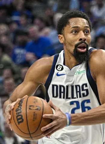 Dinwiddie se une a los Hornets por una temporada