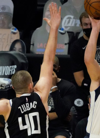 Los Mavericks golpean primero (103-113) [0-1]