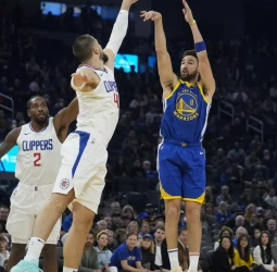 Curry y Thompson salen al rescate de los Warriors