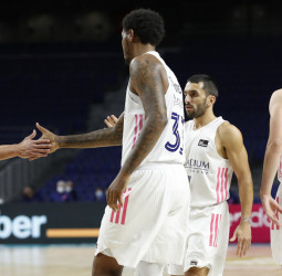 El líder suma la 10ª victoria seguida en Liga (79-68)