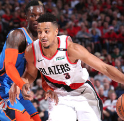 Los Blazers amplían el contrato de C.J. McCollum