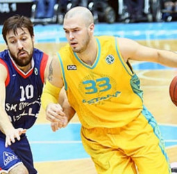 Pat Calathes completa el juego interior del Panathinaikos