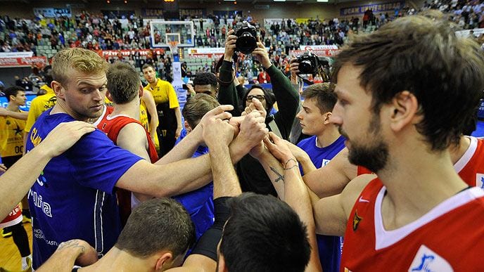 El Iberostar Tenerife se deja el liderato ante un gran UCAM Murcia (79-68)