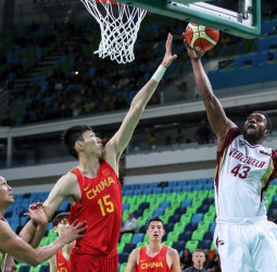 Venezuela se estrena ante China (72-68)