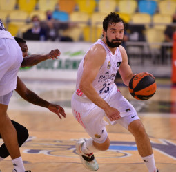 El Real Madrid sella en el Gran Canaria Arena su pase a semifinales (75-81)