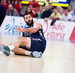 Ioannis Bourousis causará baja en el partido ante ICL Manresa