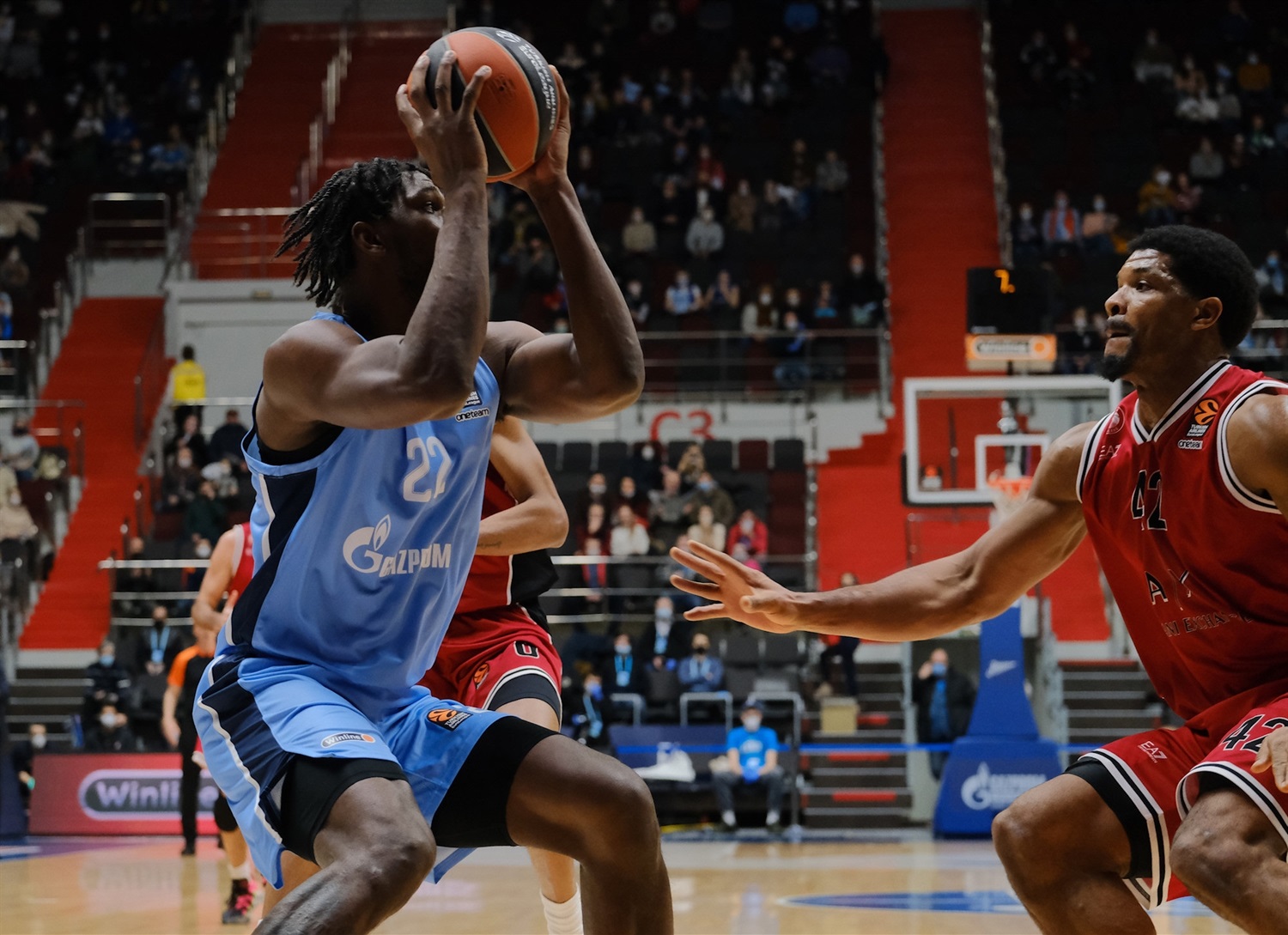 El Zenit vence al Milan y se consolida en el cuarto puesto (79-70)