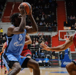 El Zenit vence al Milan y se consolida en el cuarto puesto (79-70)
