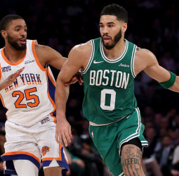 Los Celtics, con Tatum a la cabeza, asaltan el MSG, 131-104