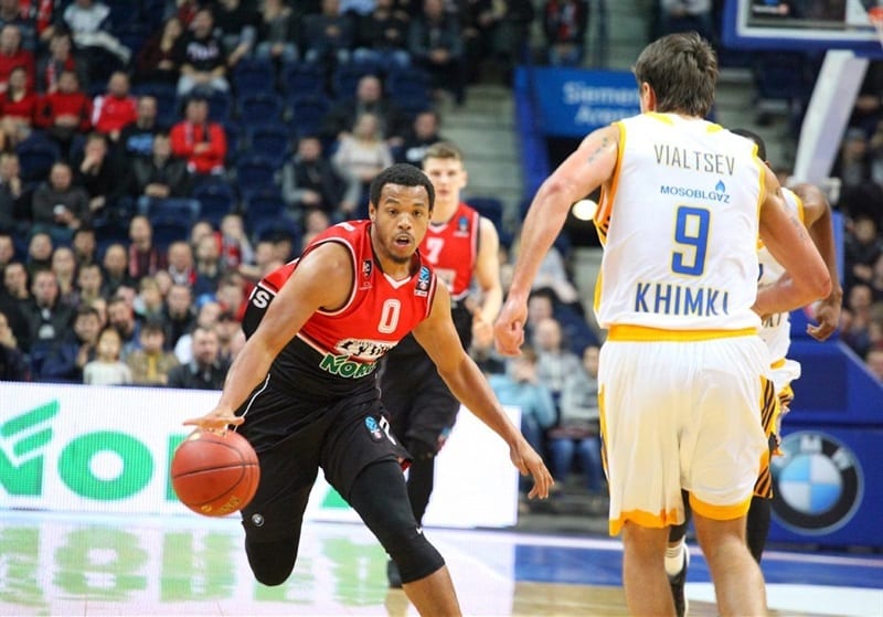 Corey Fisher, cerca del San Pablo Burgos