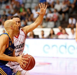 Paliza histórica del Herbalife Gran Canaria para remontar el vuelo (111-60)
