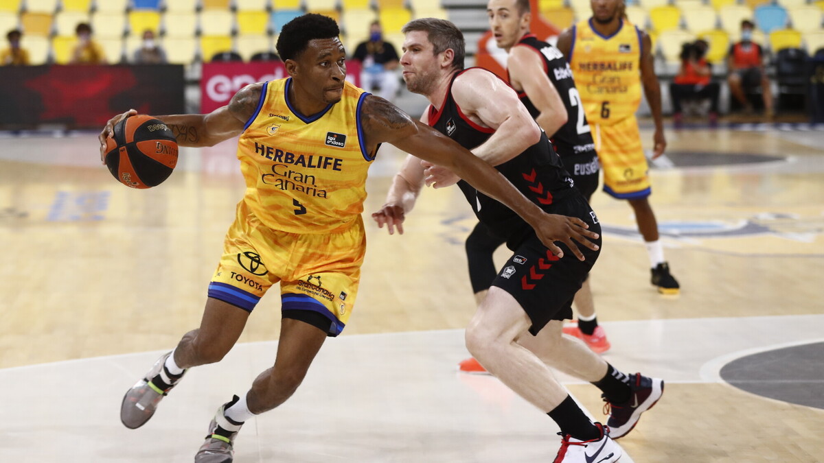 Stan Okoye regresa al Casademont Zaragoza