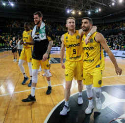 Victoria de fe y billete para cuartos de la BCL para el Tenerife, 72-74