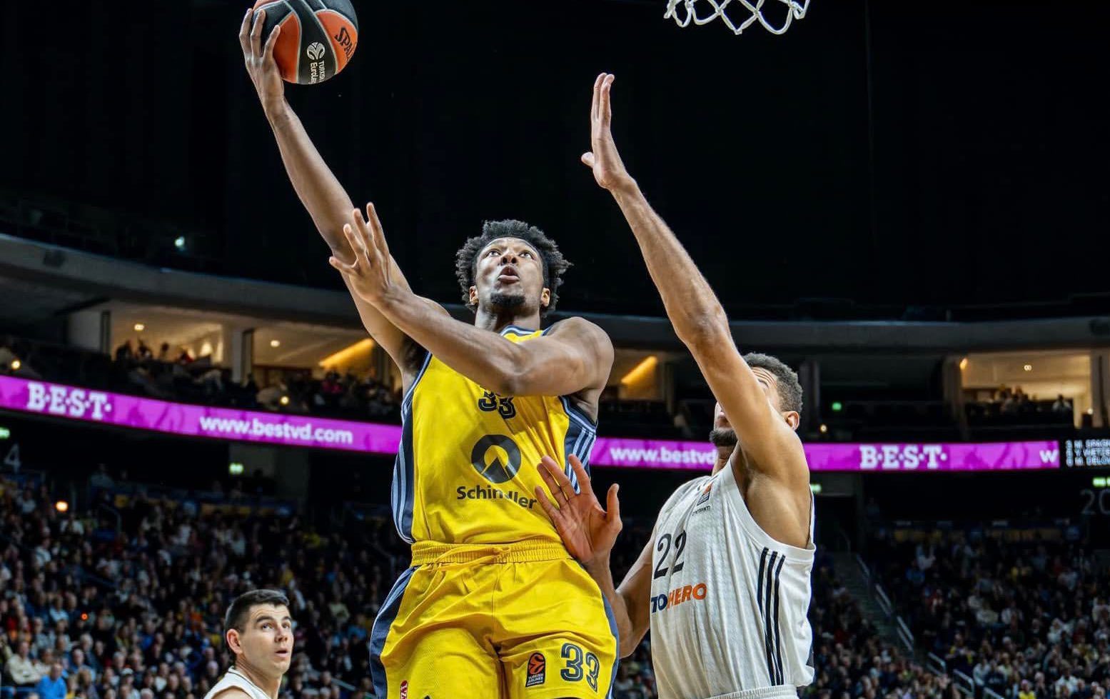 David McCormack, cerca de reforzar el juego interior del Estrella Roja
