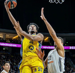 David McCormack, cerca de reforzar el juego interior del Estrella Roja