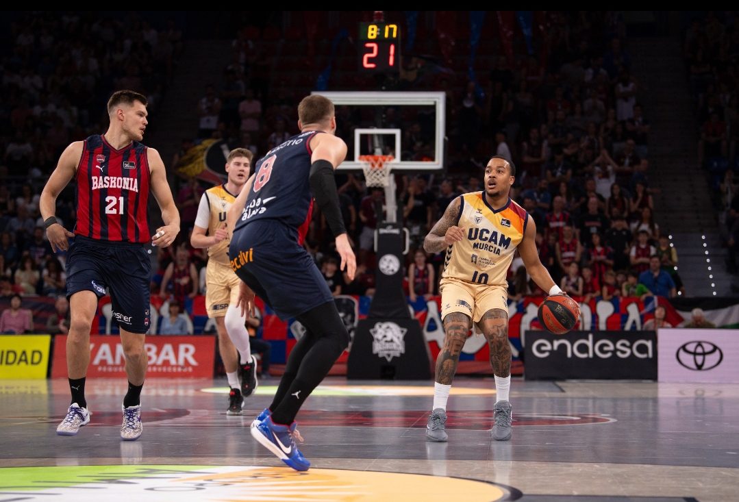 Marinkovic mantiene viva la fe baskonista por la 8ª plaza (94-79)