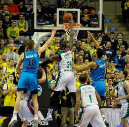 Lessort remata una espectacular e importante remontada en Berlín (90-91)