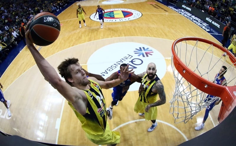 El Fenerbahce, tras tres derrotas, vuelve a la senda de las victorias (88-80)