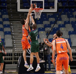 Valencia Basket visita la pista del Unicaja en un duelo directo en la lucha por estar en la Copa